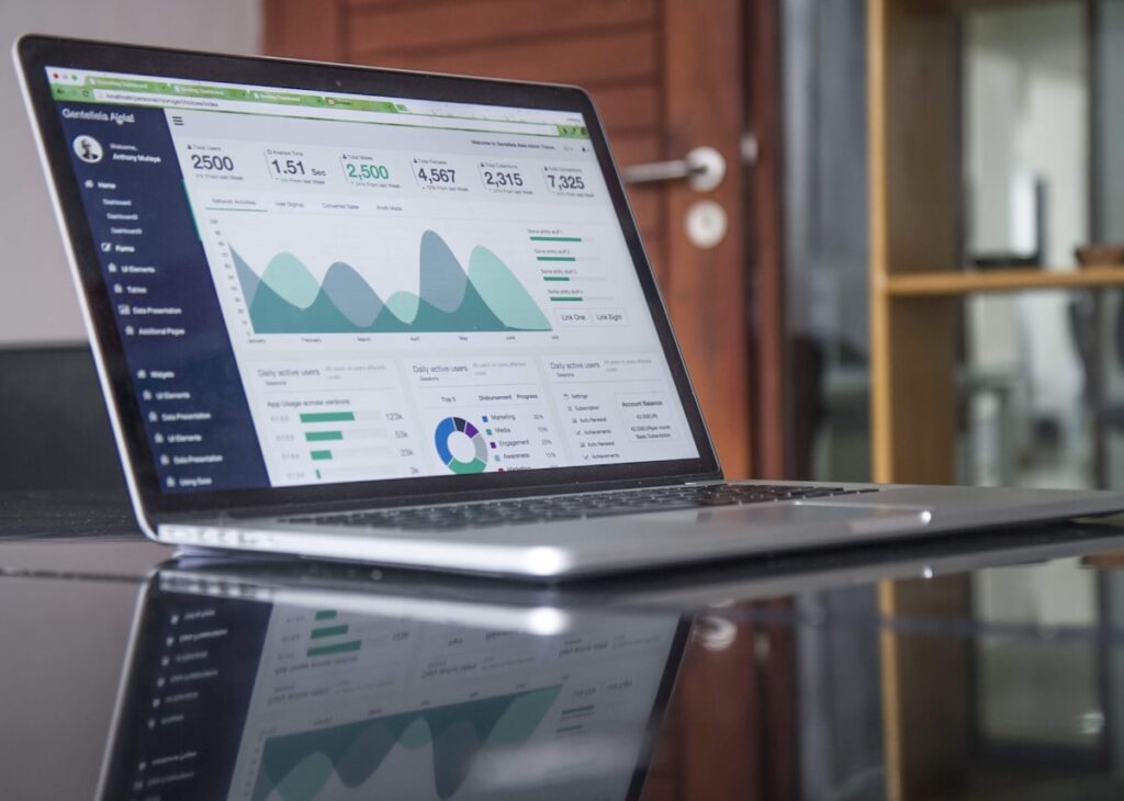 Laptop showing analytics dashboard, local SEO for Central Florida small business